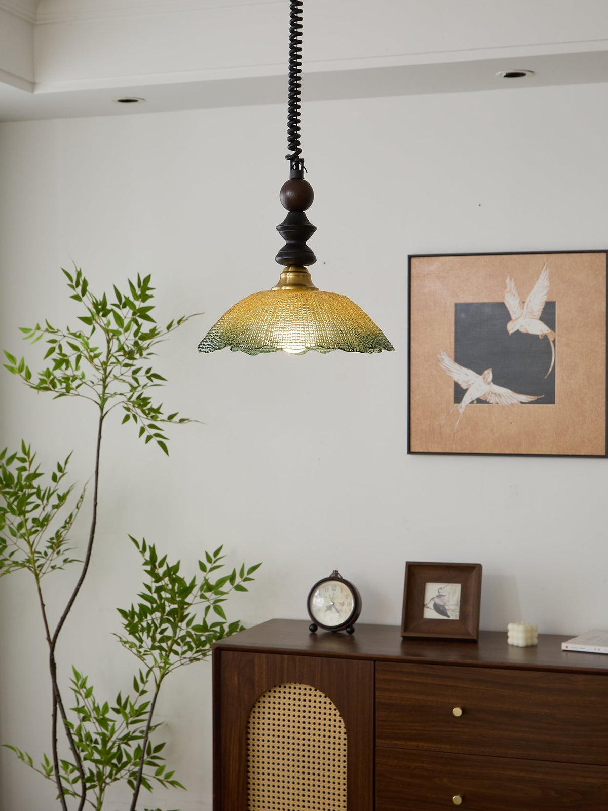 Nydoreth elegant vintage kunstnerisk pendellampe i træ