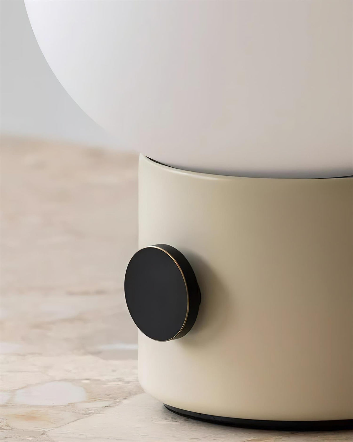 Velaaya Table Lamp