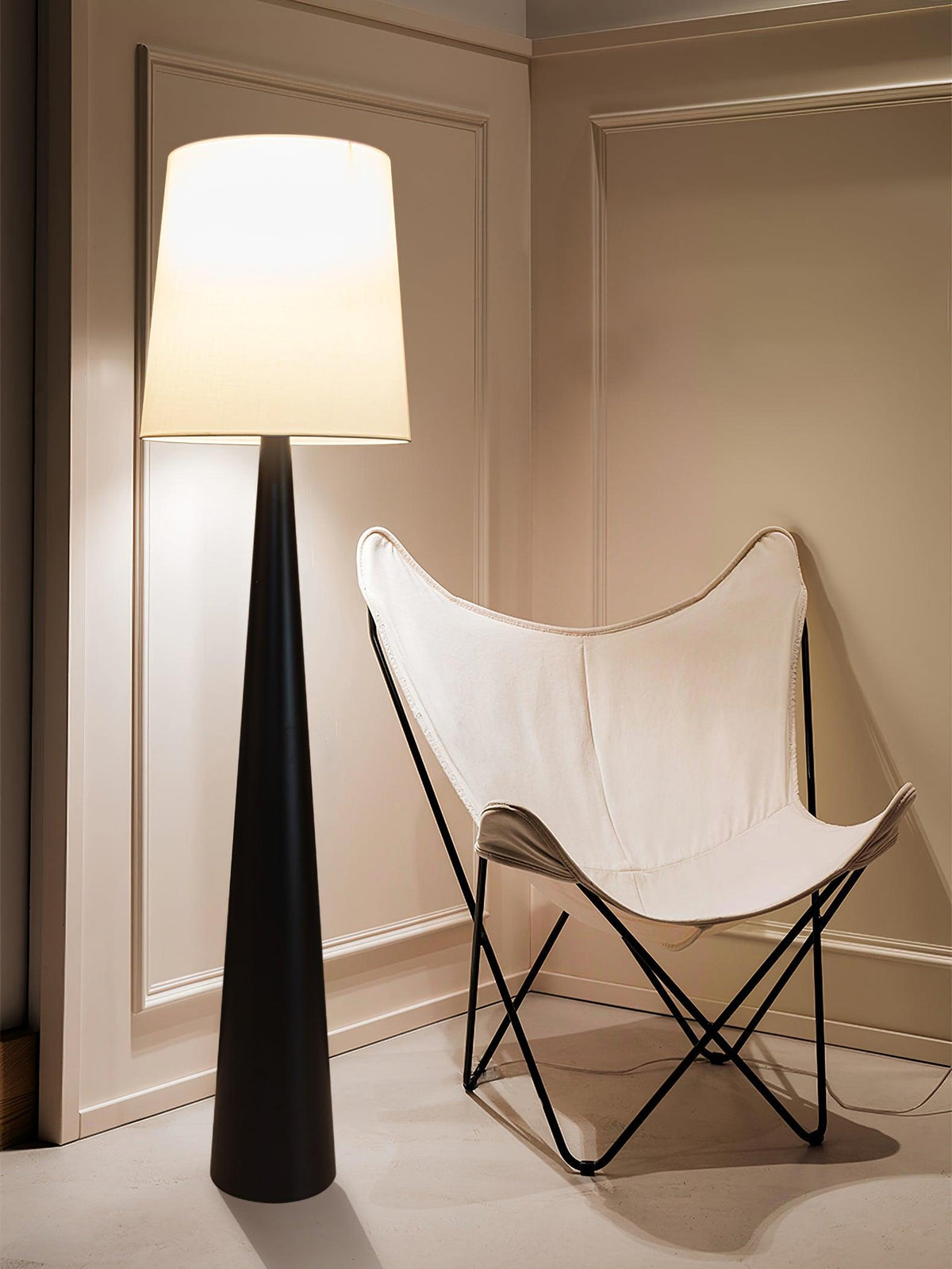 Linania minimalistisk gulvlampe i stof
