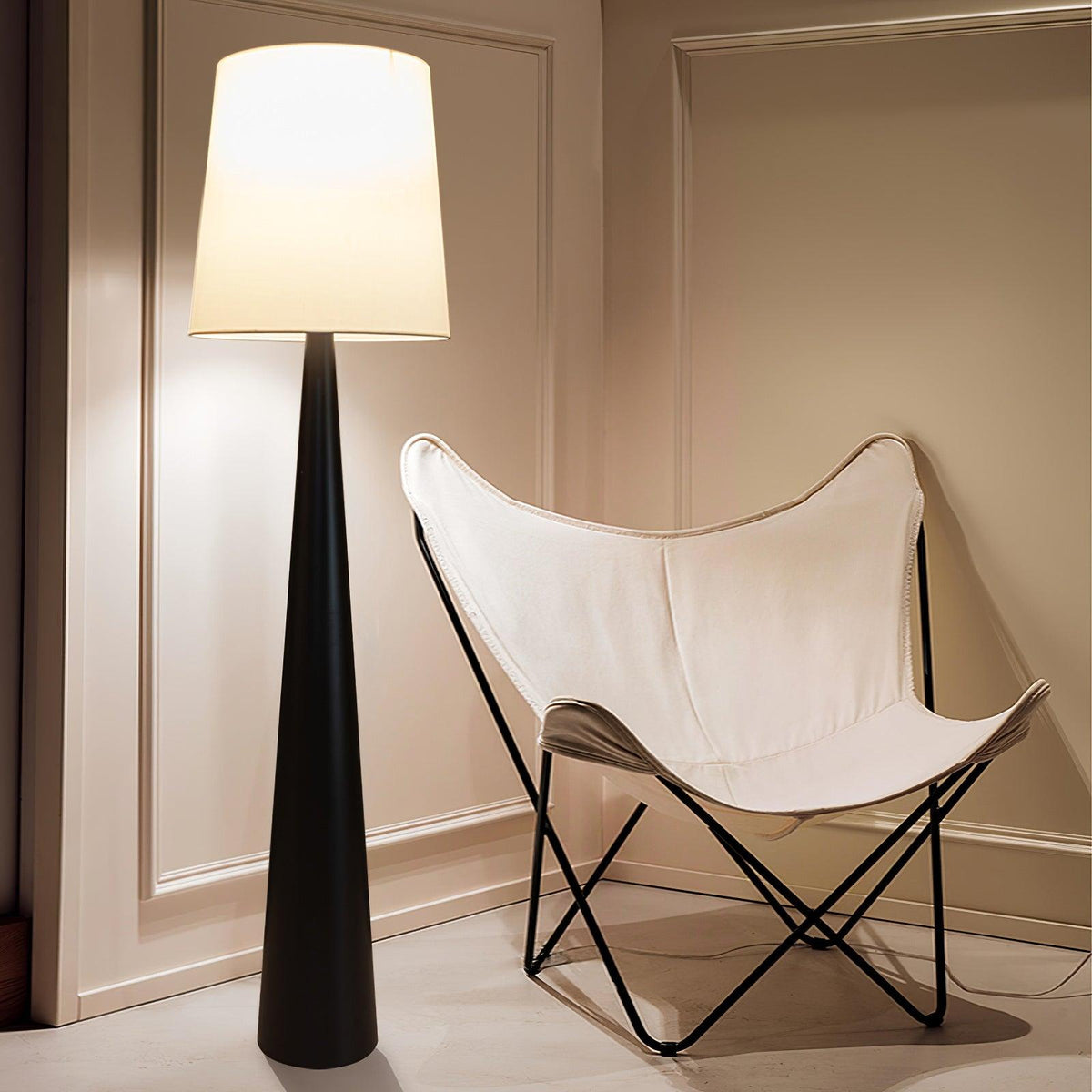 Linania minimalistisk gulvlampe i stof