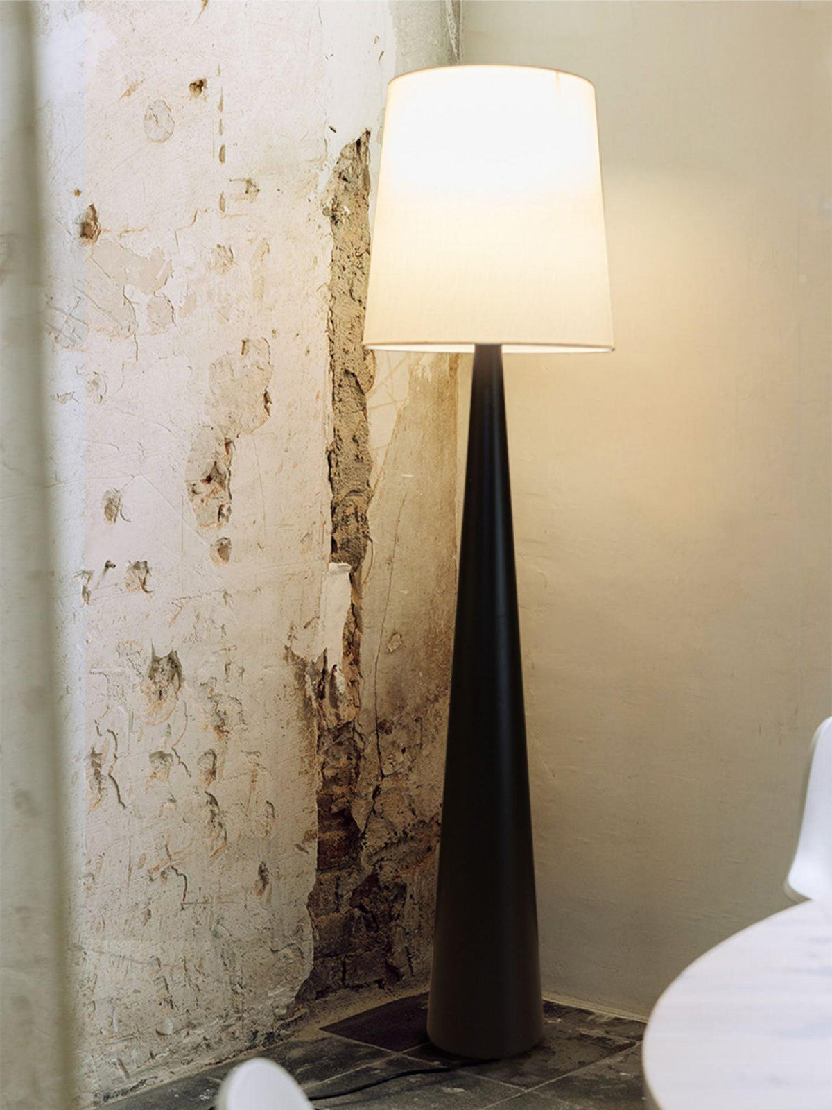 Linania minimalistisk gulvlampe i stof