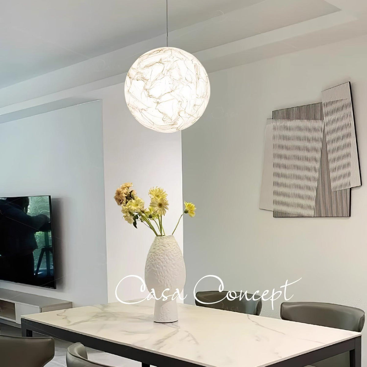 Candeeiro suspenso Globe minimalista em seda