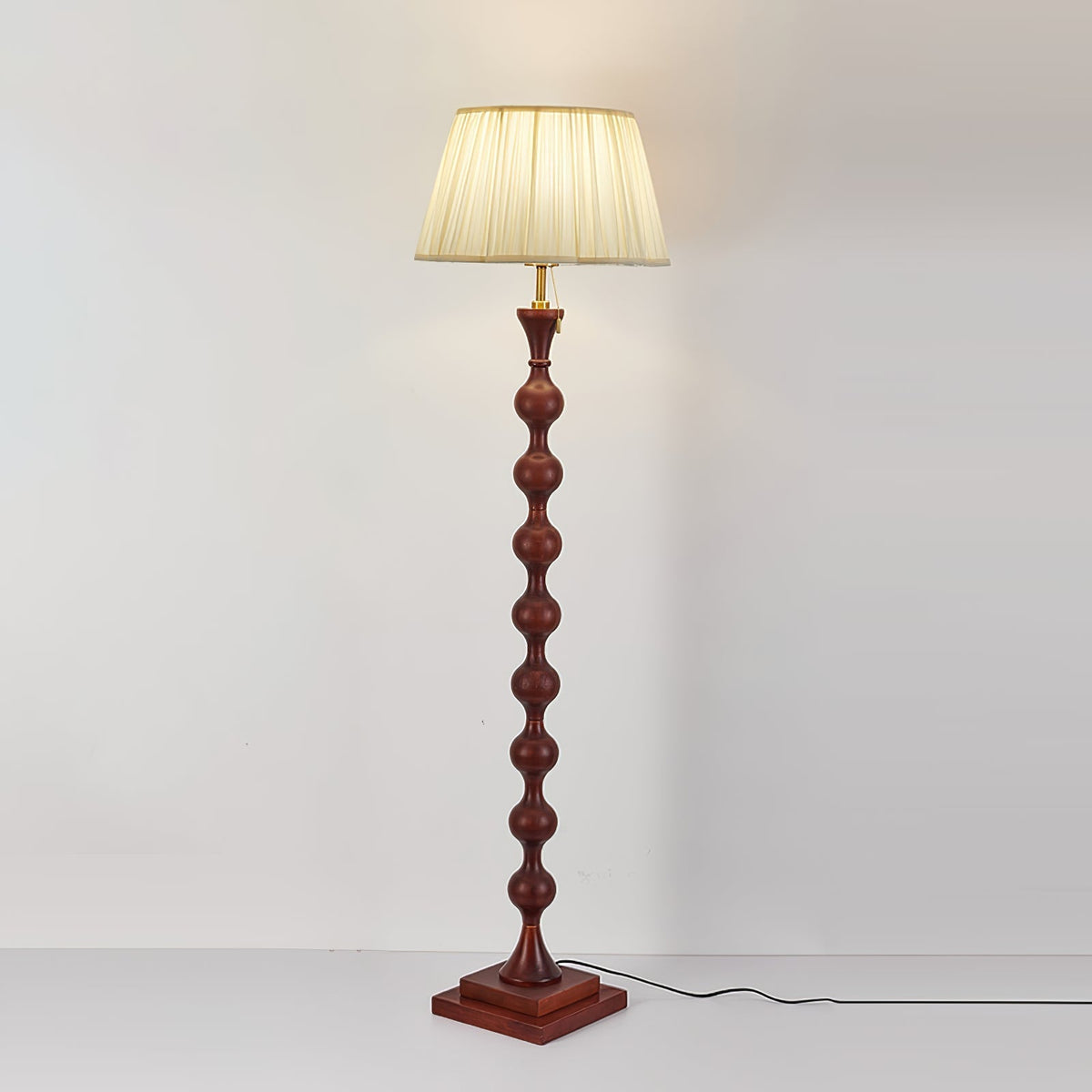 Celon vintage-gulvlampe i træ og stof
