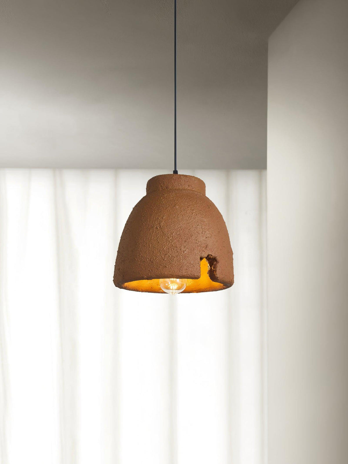 Candeeiro suspenso em resina Wabi-Sabi Osileth
