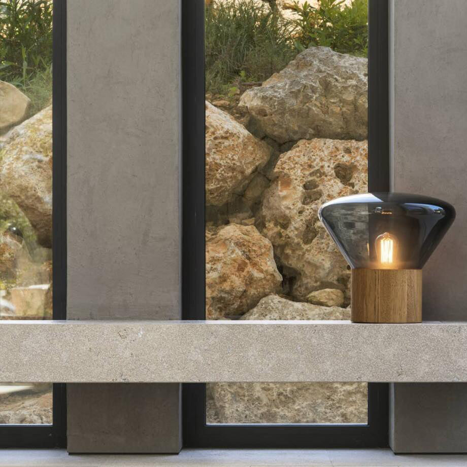 Candeeiro de mesa minimalista em madeira Sylirella