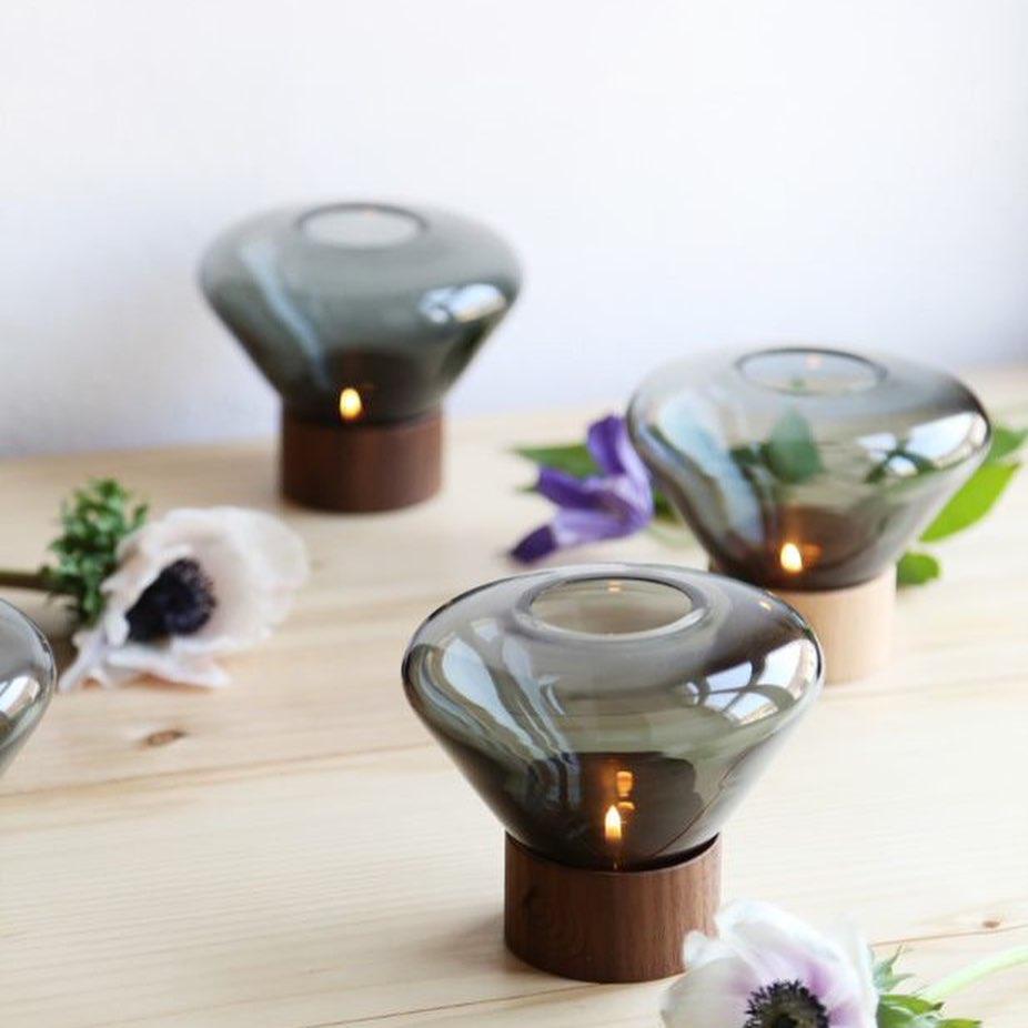 Candeeiro de mesa minimalista em madeira Sylirella