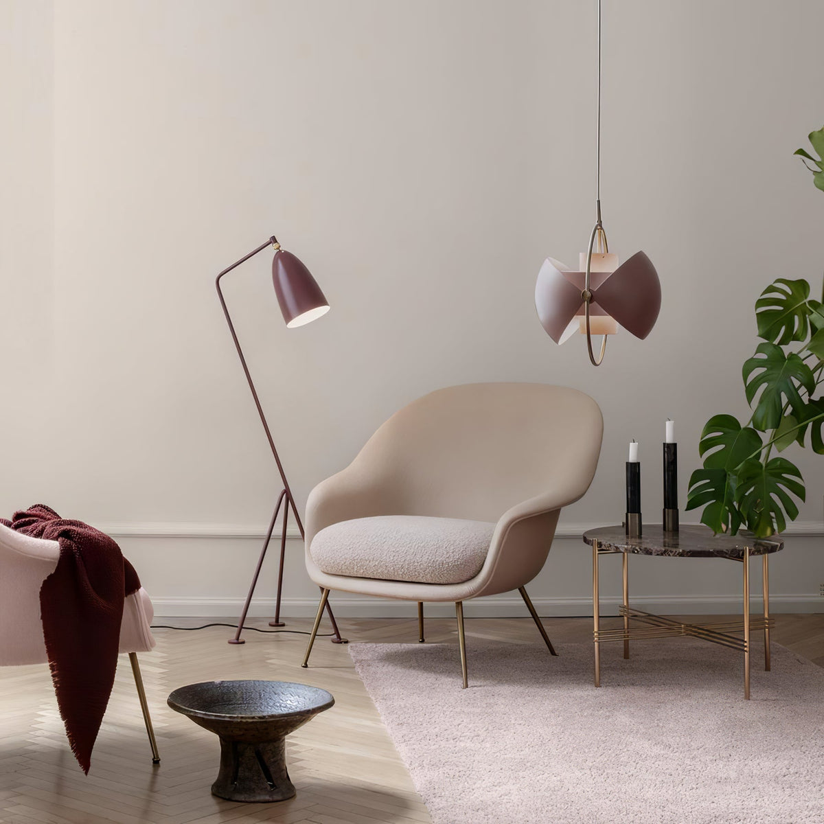 Miruaine pendellampe med deform kugle i guld