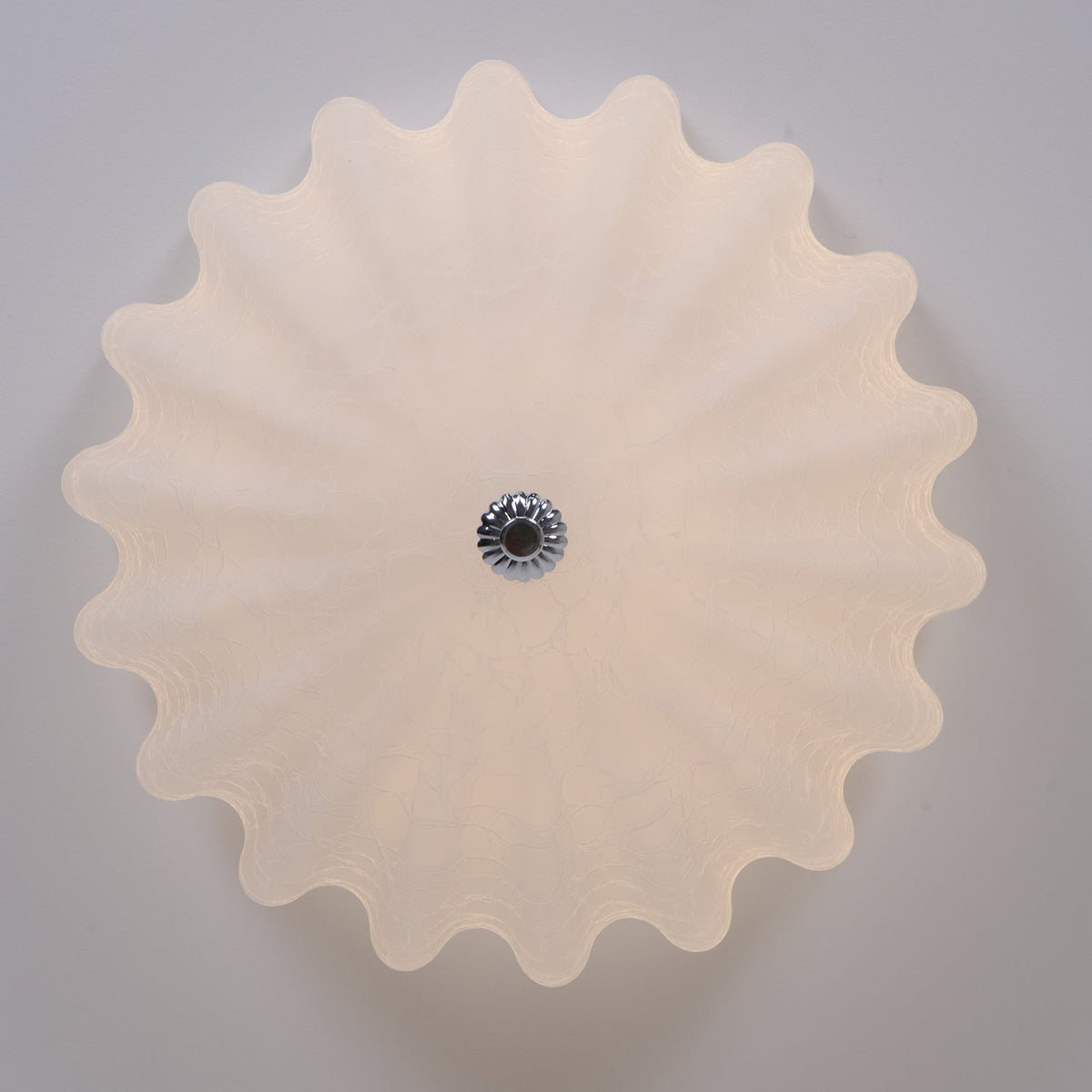 Urelis taklampa i handblåst Murano-glas, inspirerad av snäckskal