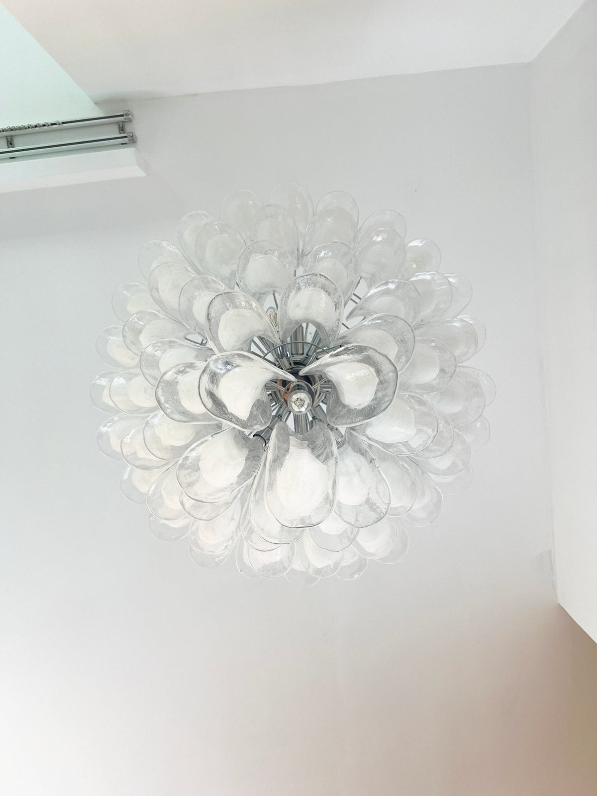 Candeeiro de teto Eiroian em vidro Murano transparente com pétalas vintage