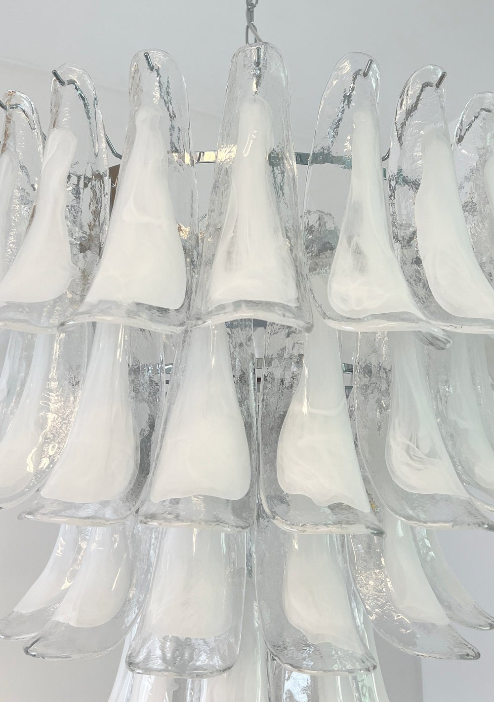 Candeeiro de teto Eiroian em vidro Murano transparente com pétalas vintage