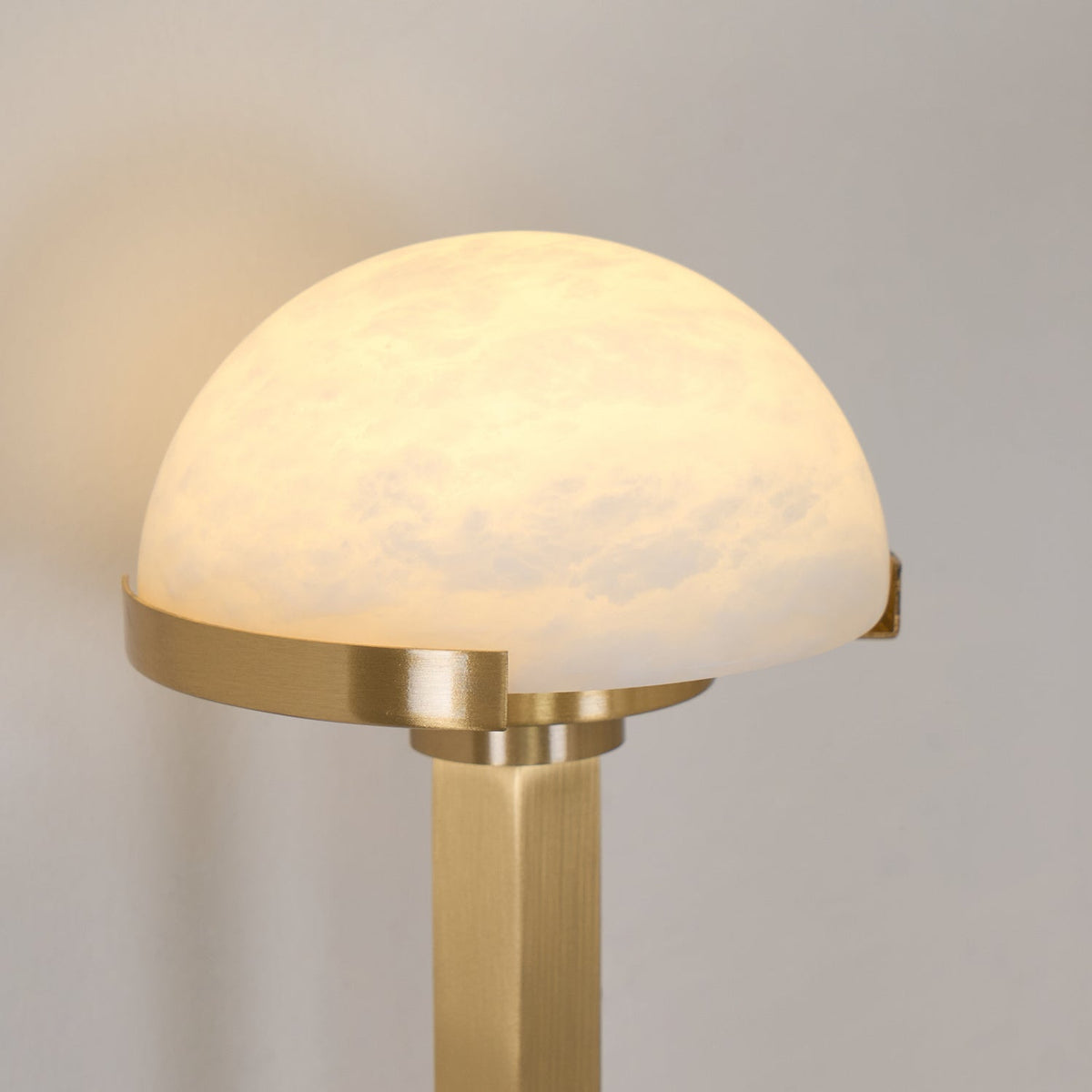 Vitalira dubbel vägglampa i alabaster