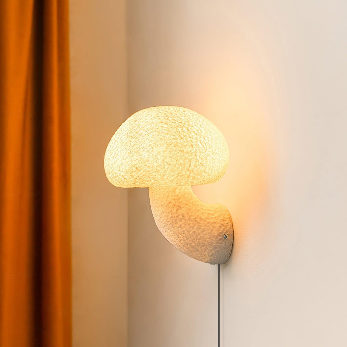 Mylo svampformad vägglampa i harts med stickpropp