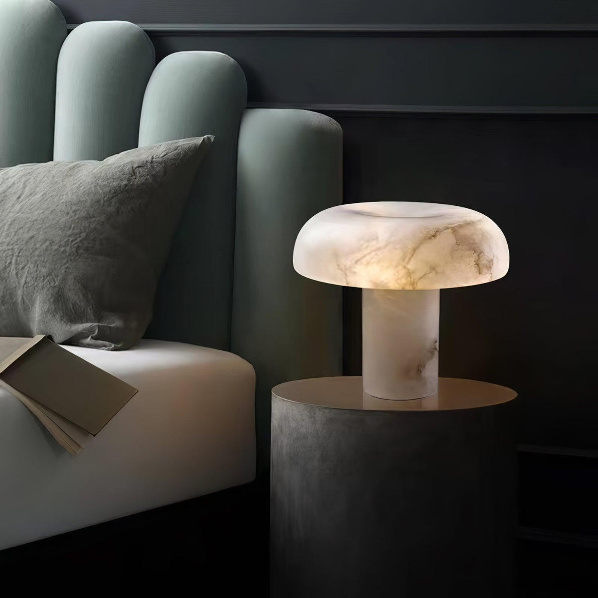 Ivvinos fantasifull bordslampa i alabaster med tentakler