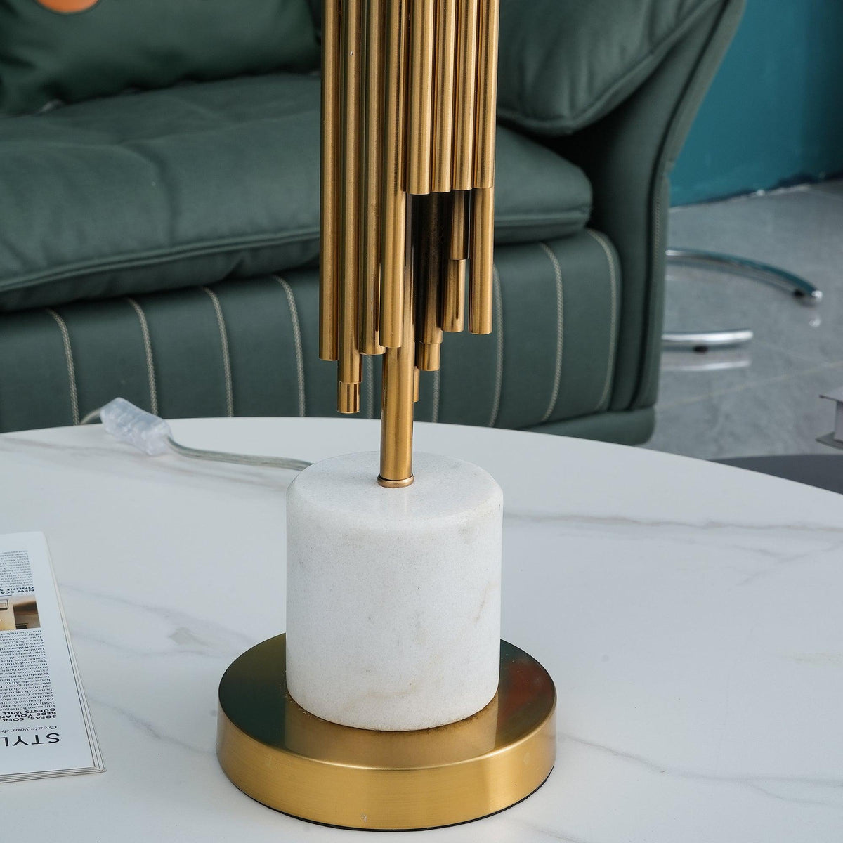 Opus Art Deco-bordlampe i marmor