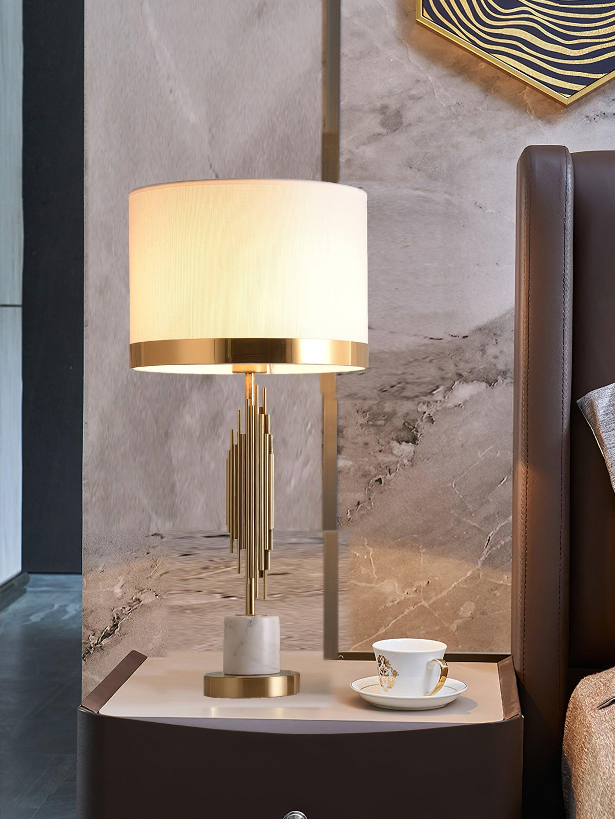 Opus Art Deco-bordlampe i marmor
