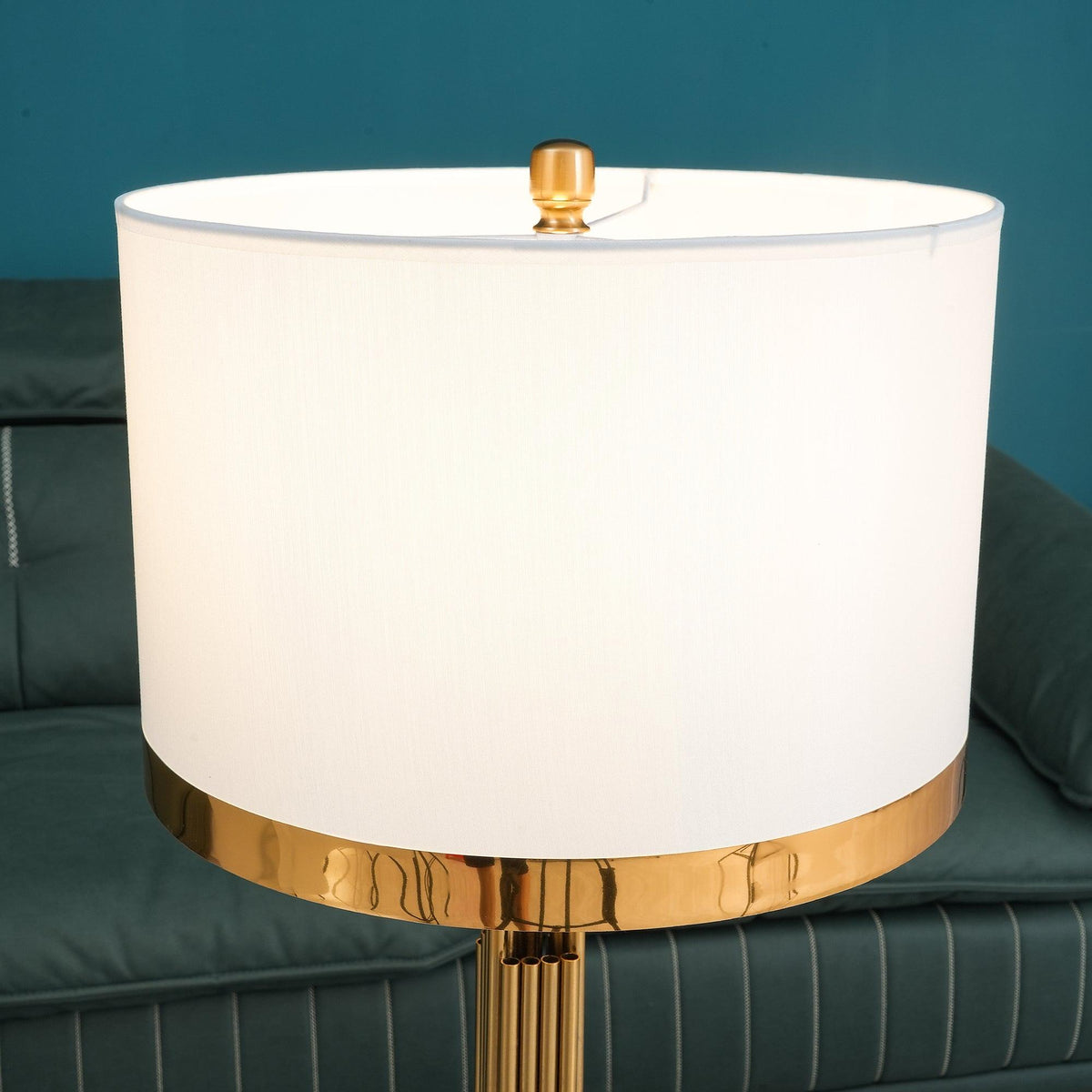 Opus Art Deco-bordlampe i marmor