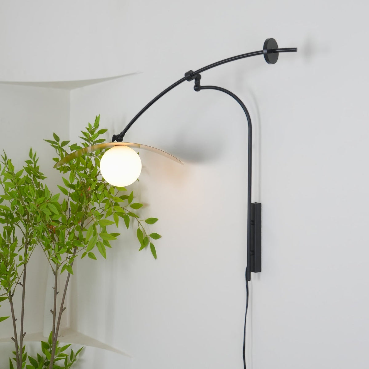 Tirove minimalistisk væglampe i glas