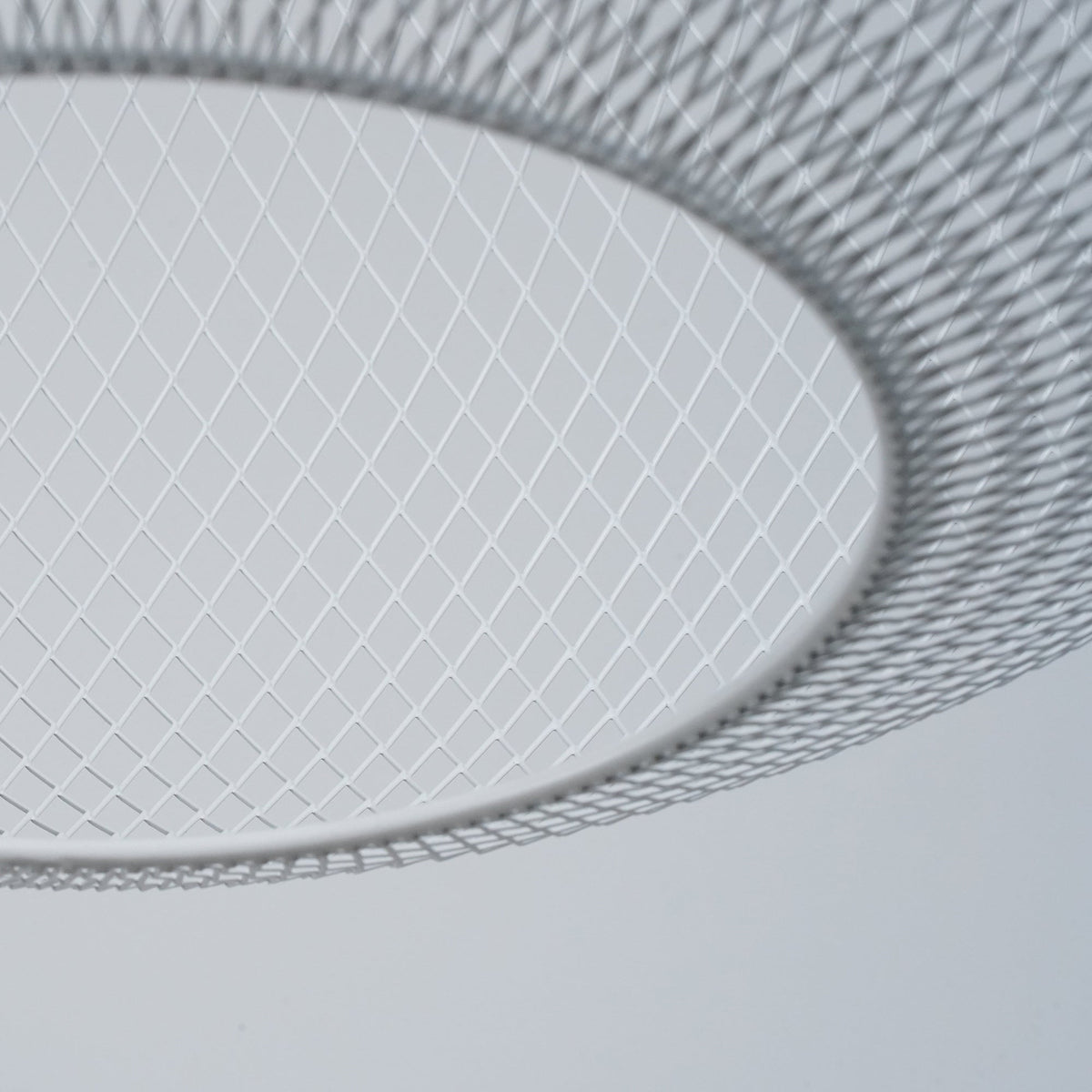 Orelenira pendellampe i sort metalnet