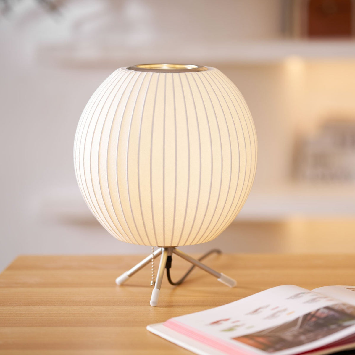 Candeeiro de mesa minimalista Rostix em aço