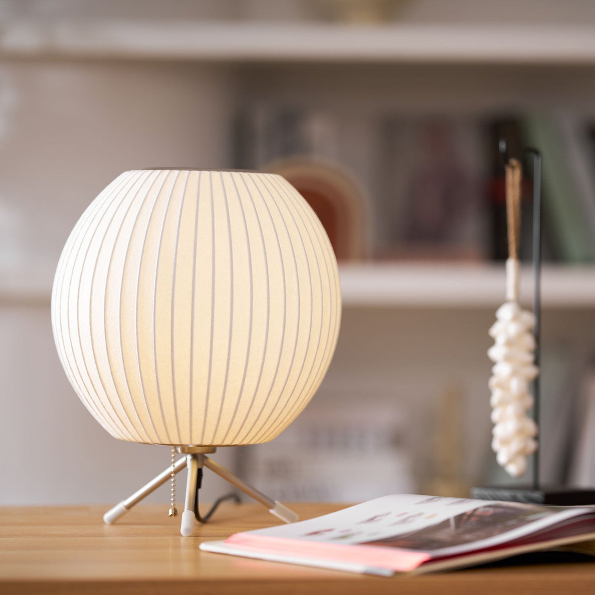 Candeeiro de mesa minimalista Rostix em aço