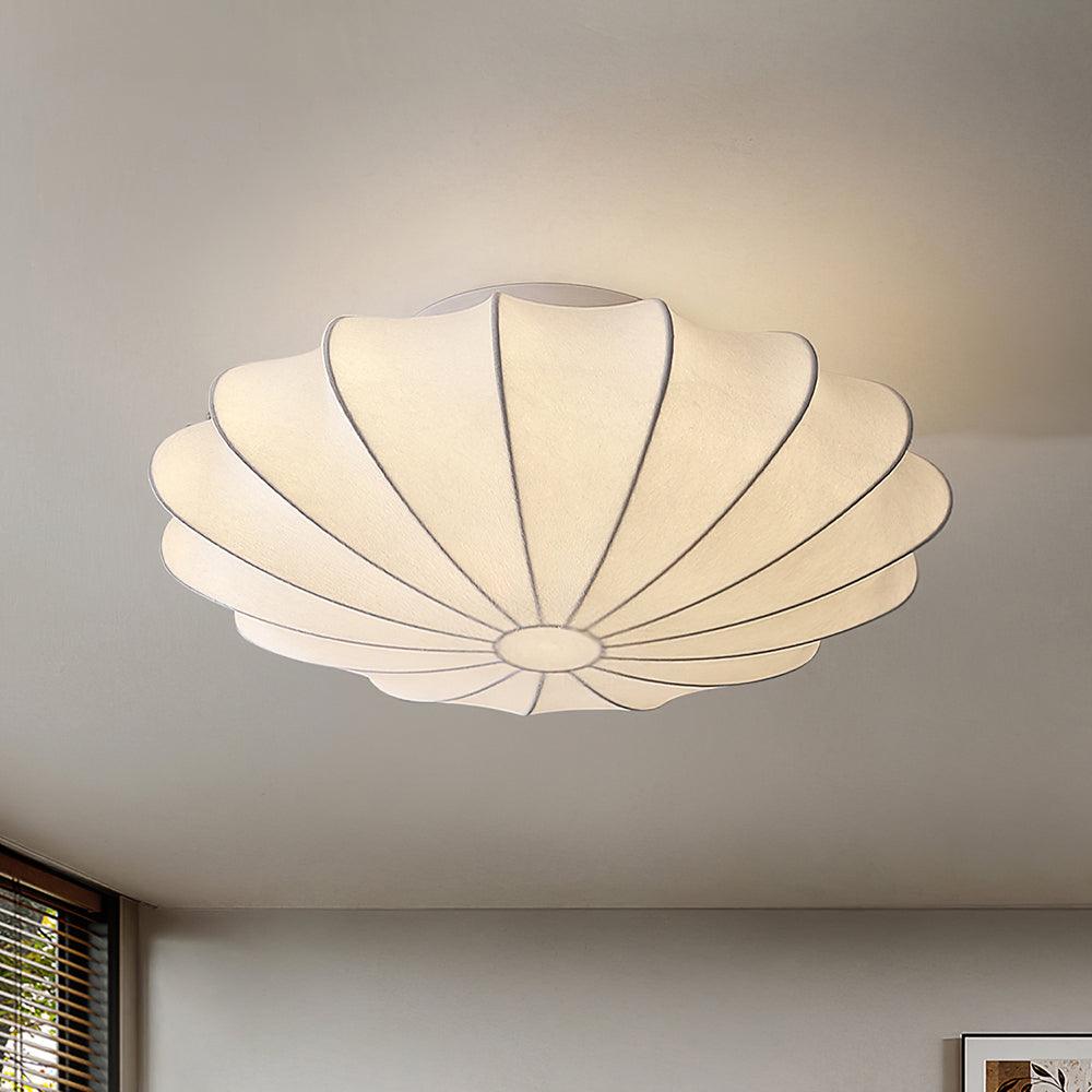 Miriveria loftslampe i stof med skulpturel skal elegant