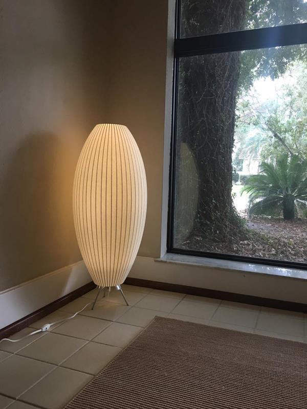 Candeeiro de mesa minimalista Rostix em aço