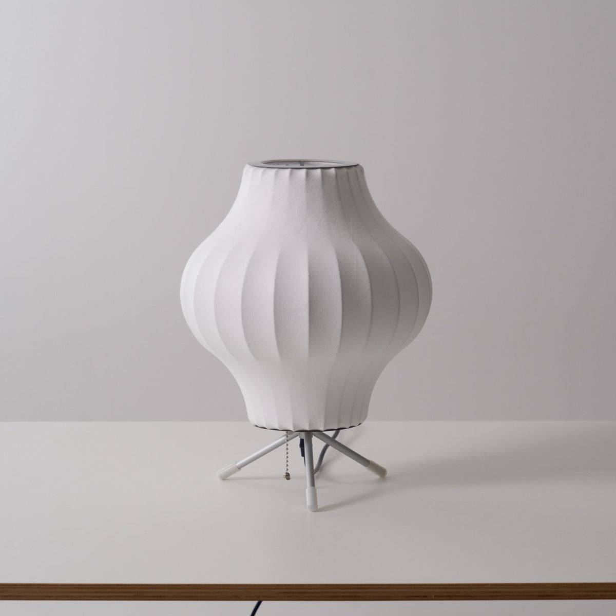 Candeeiro de mesa minimalista Rostix em aço