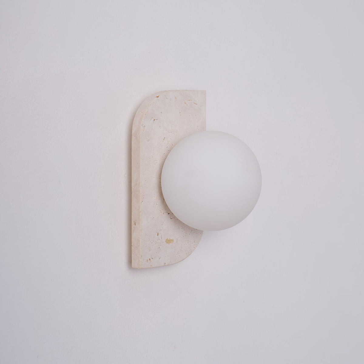 Taviniella minimalistisk vägglampa i travertin