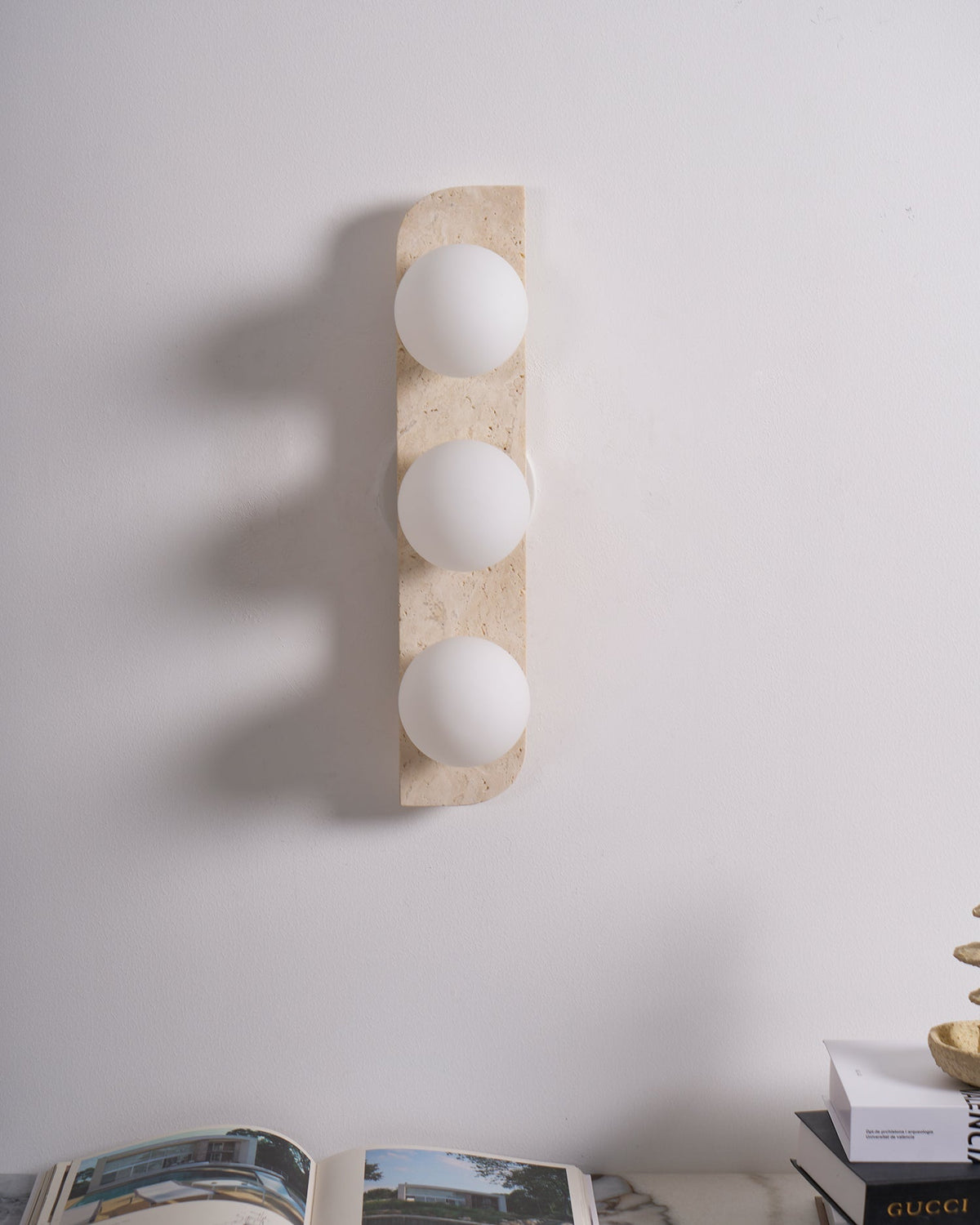 Taviniella minimalistisk vägglampa i travertin