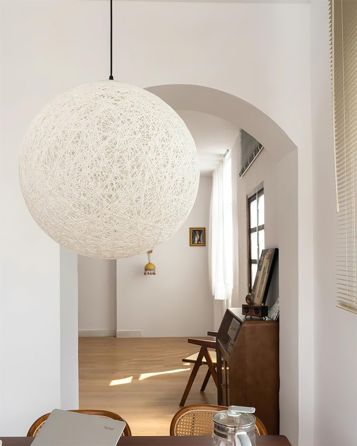 Cashae-moderni minimalistinen palloriippuvalaisin