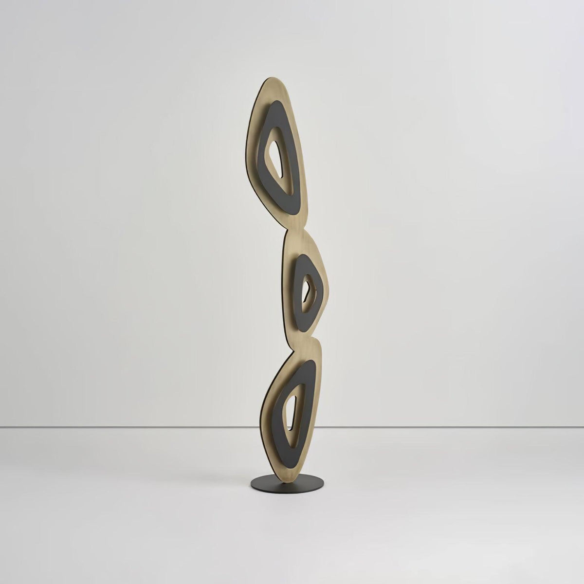Isoloril Art Deco -lattiavalaisin