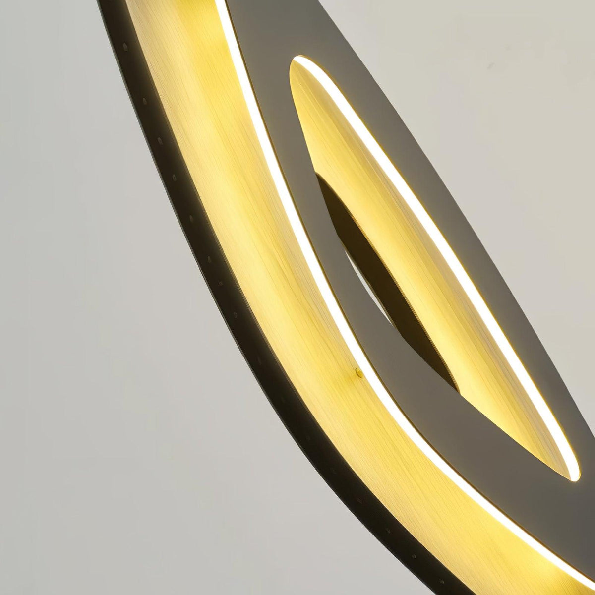 Isoloril Art Deco -lattiavalaisin