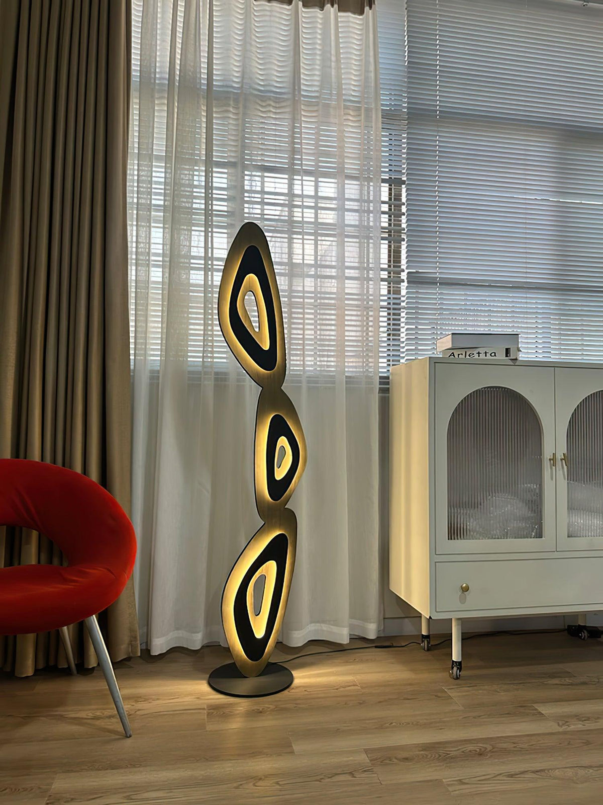 Isoloril Art Deco -lattiavalaisin