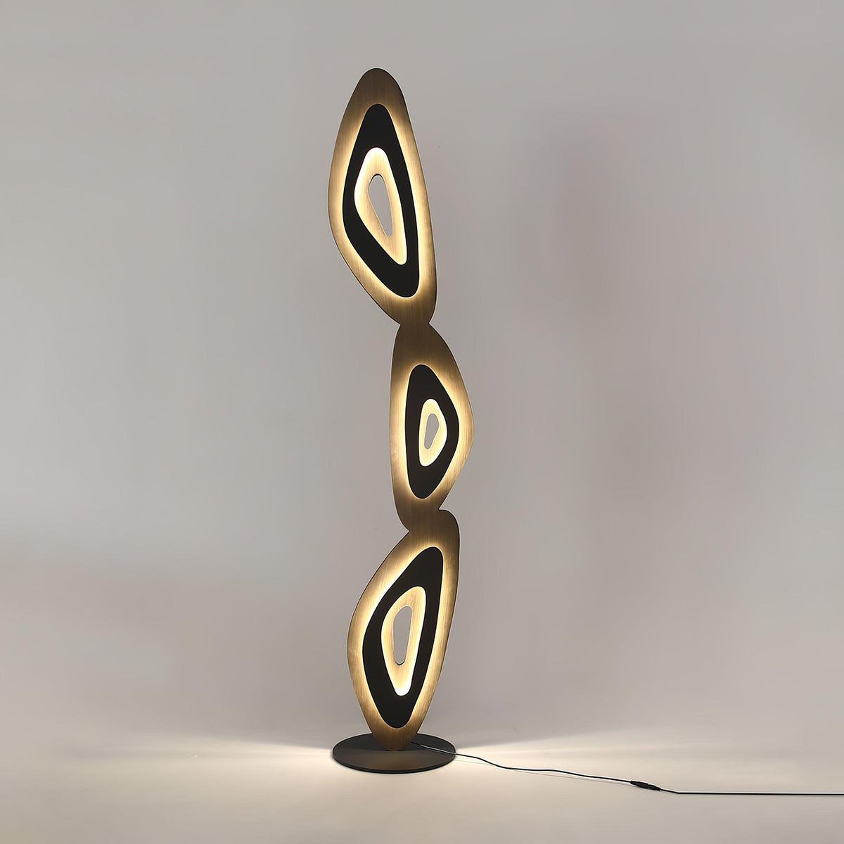 Isoloril Art Deco -lattiavalaisin