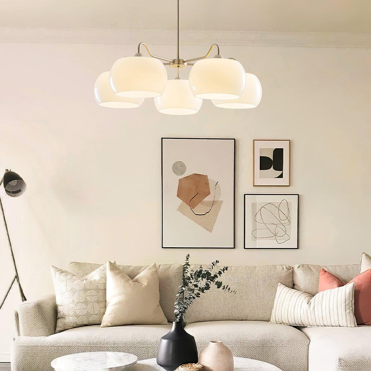 Candeeiro de teto Kade em vidro branco, em forma de dióspiro