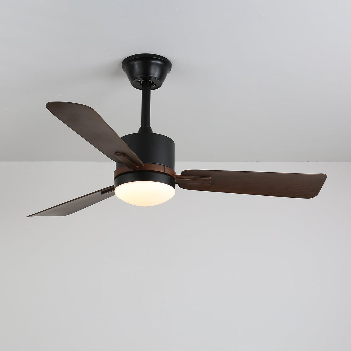 Ventoinha de teto com luz em madeira moderna Zeyra