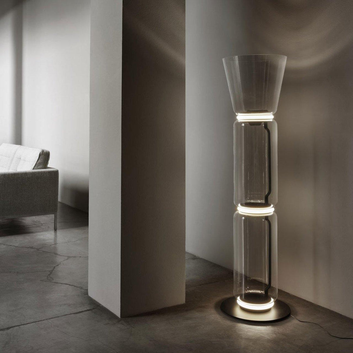 Cyrilys golvlampa i bambu och glas