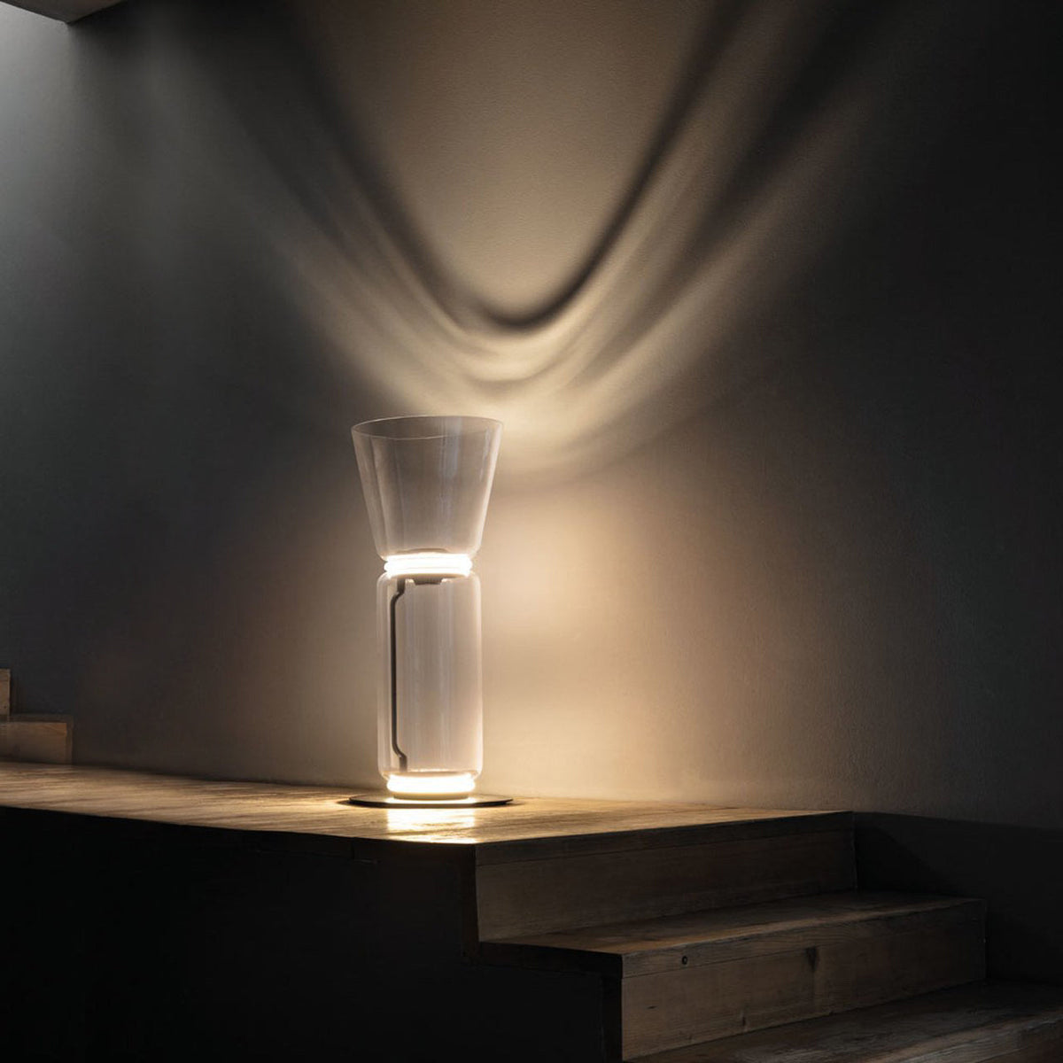 Cyrilys golvlampa i bambu och glas
