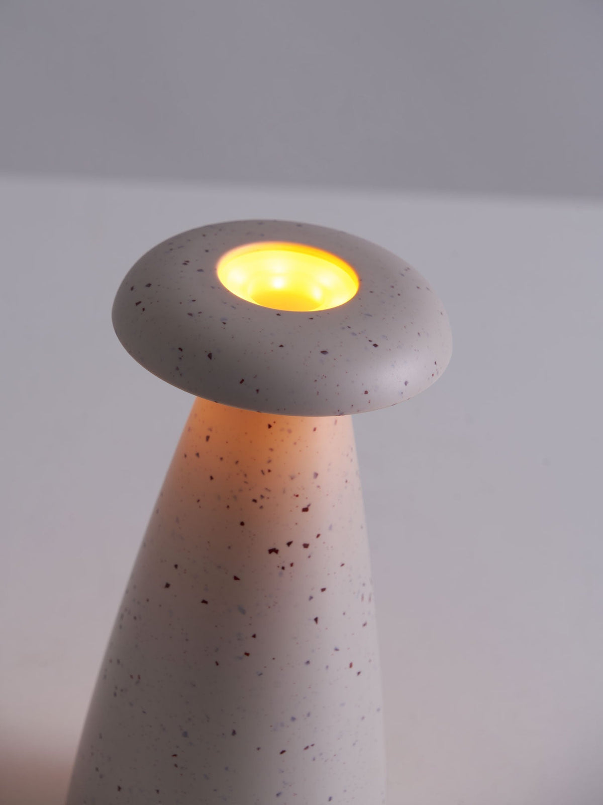 Mushroove minimalistisk keramisk bordlampe