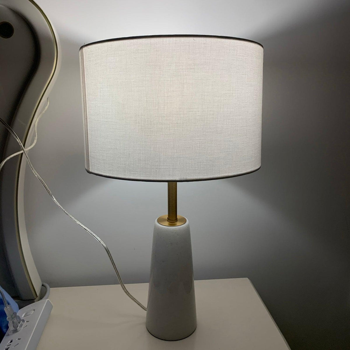 Ophaion Wabi-Sabi-skrivebordslampe i marmor