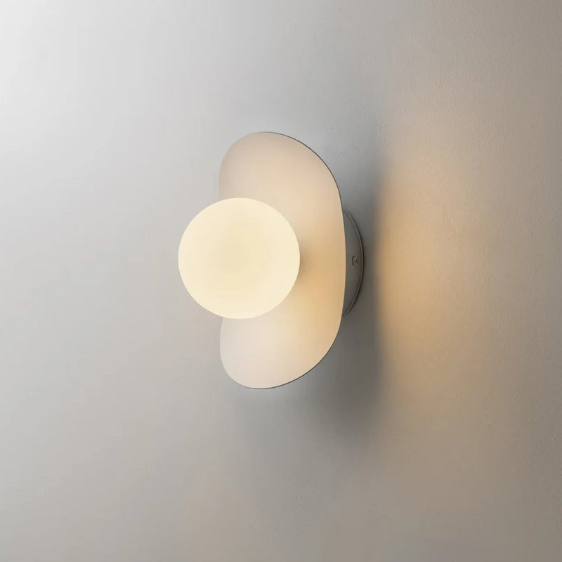Cirerelia vägglampa