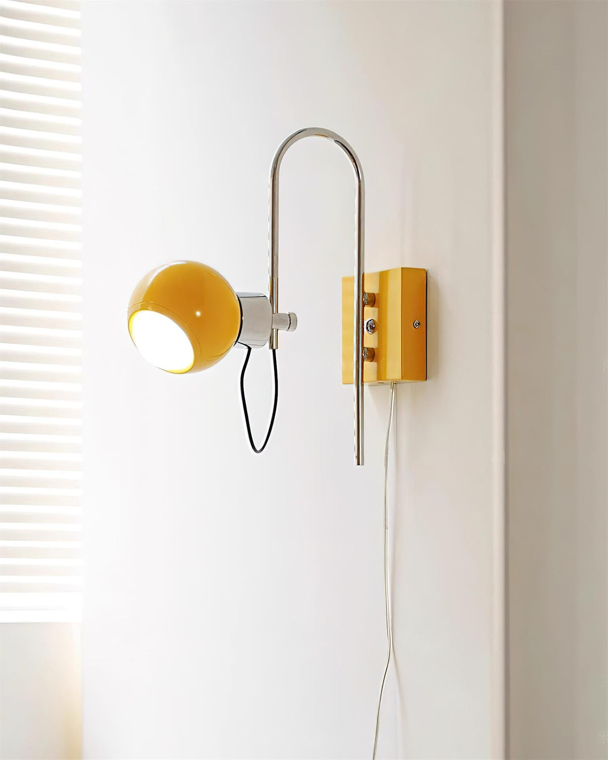 Selarira Wall Lamp