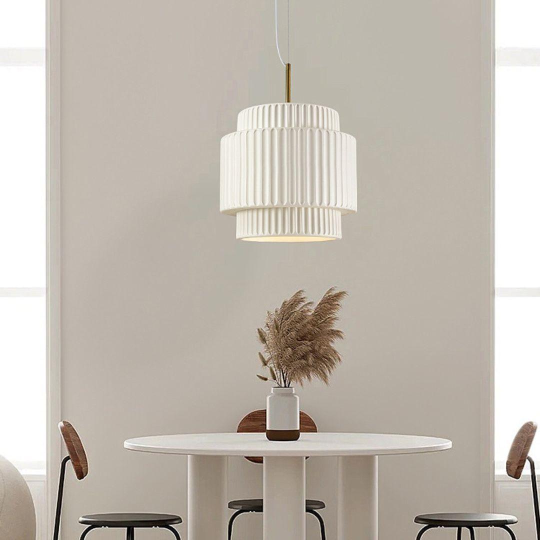 Terioriella pendel-lampe med ribbet skærm