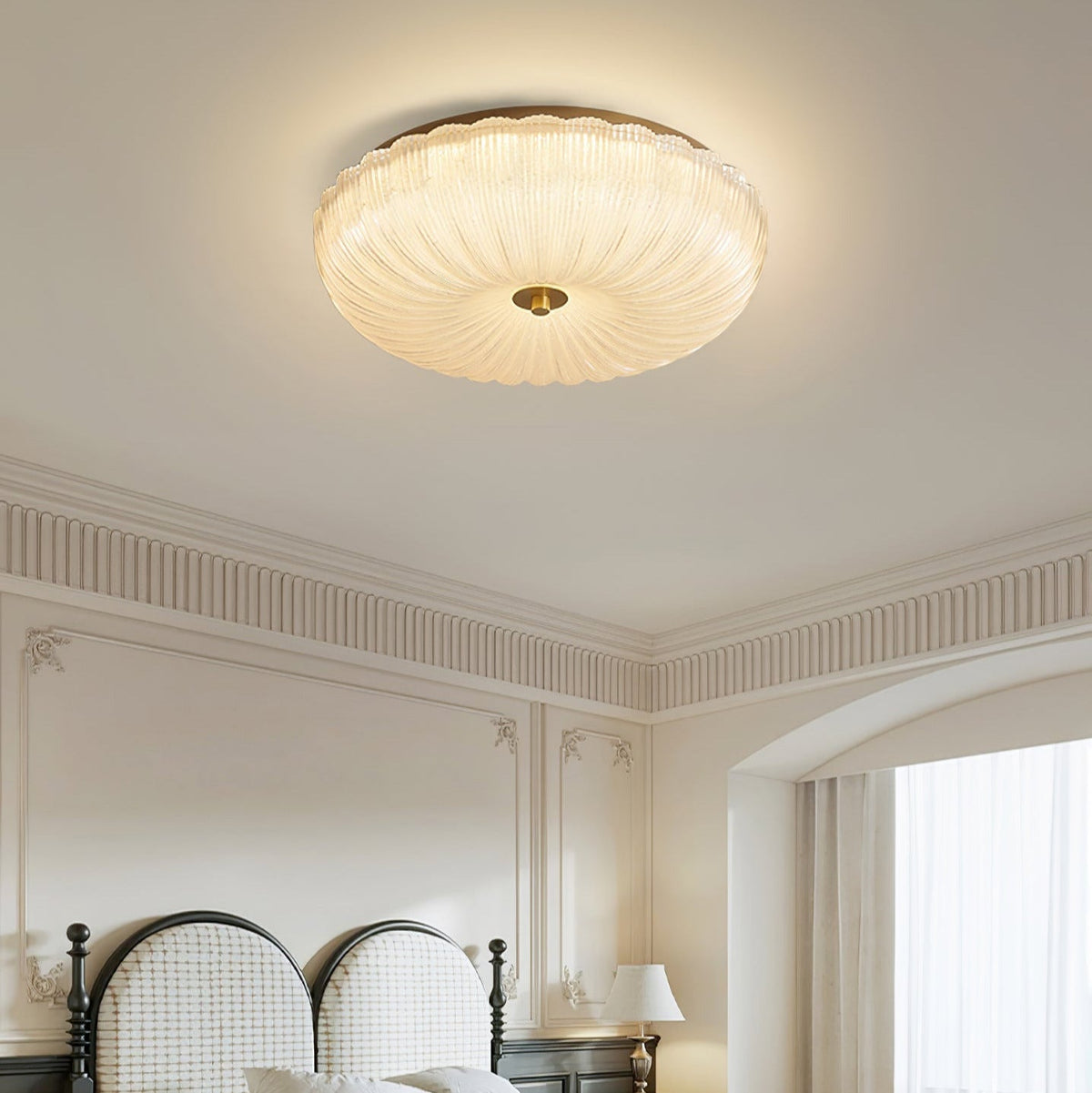 Halo loftslampe med bølget glas