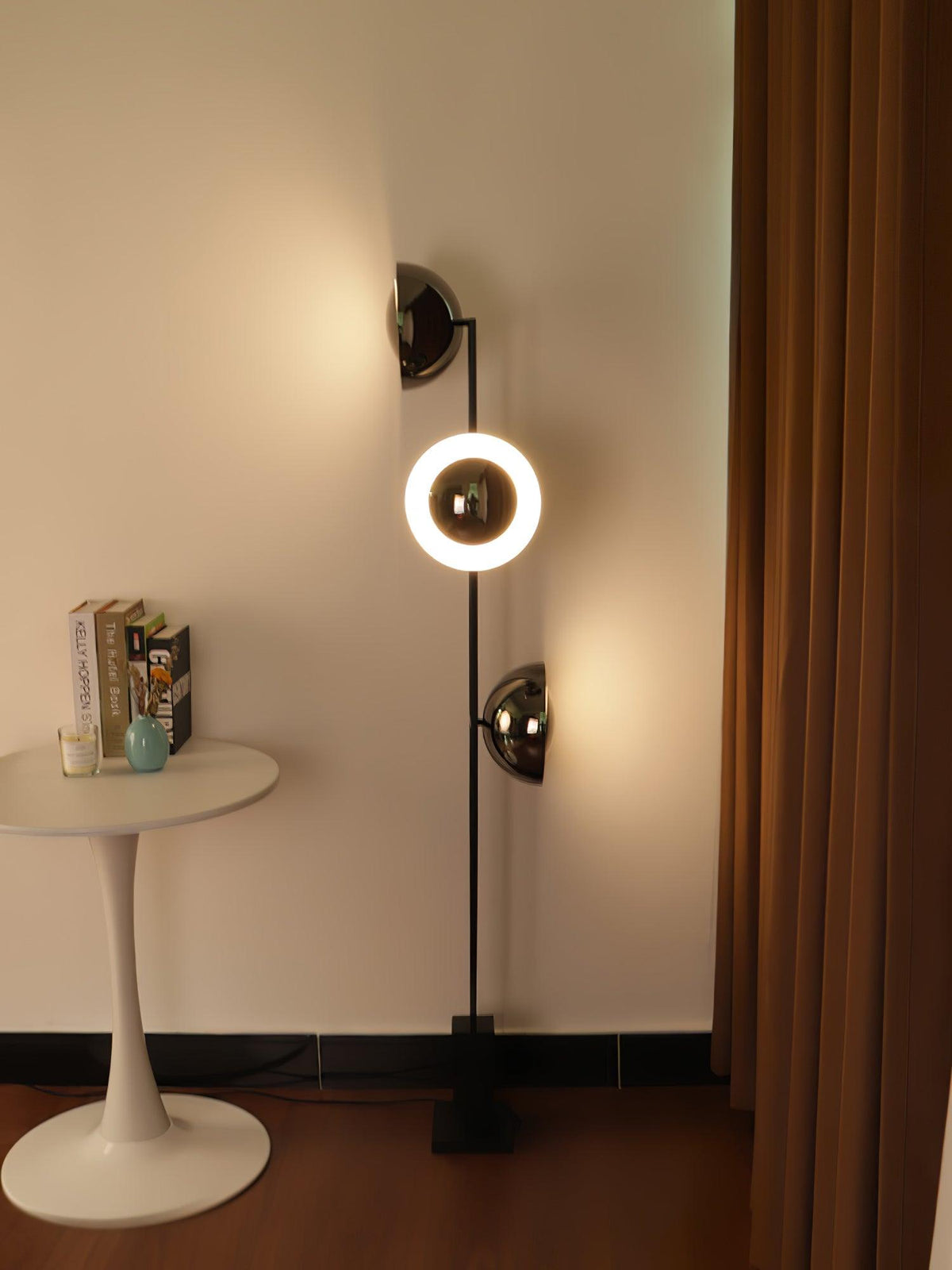 Alio moderne gulvlampe i marmor