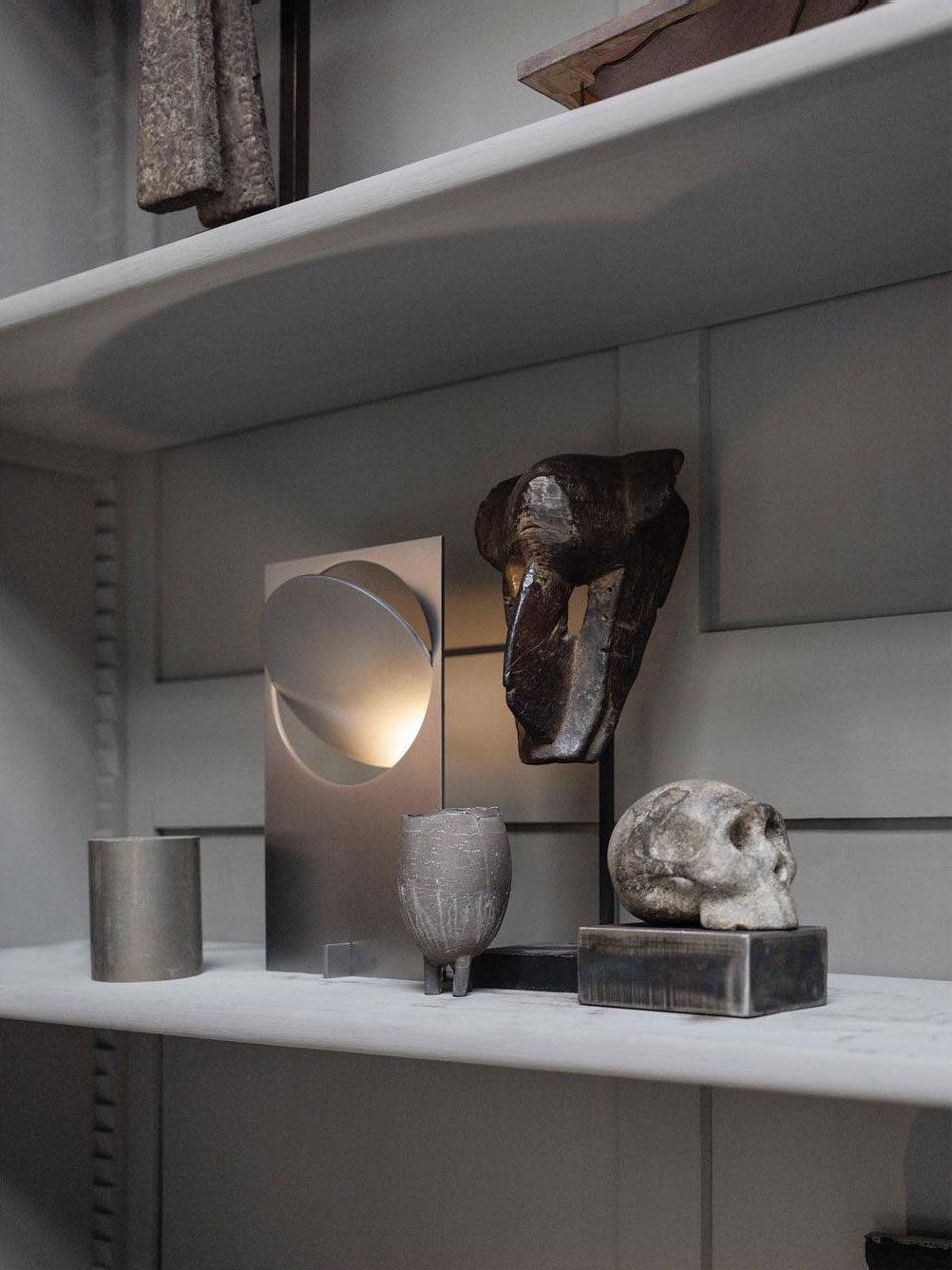 Sixor futuristisk stålbordlampe