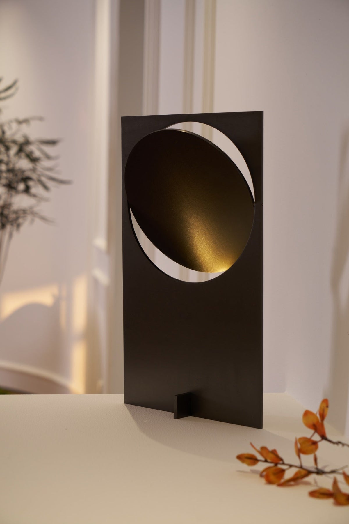 Sixor futuristisk stålbordlampe
