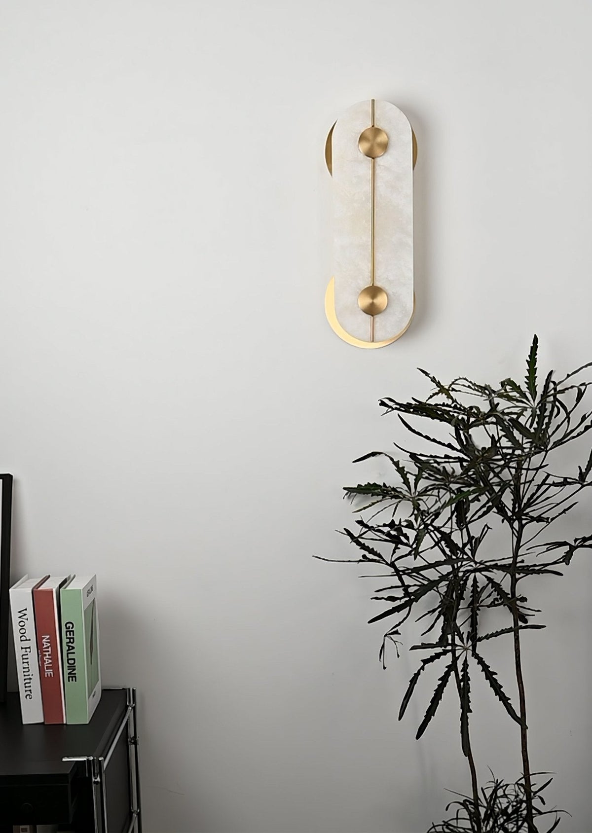 Avenireria-alabasterinen seinävalaisin