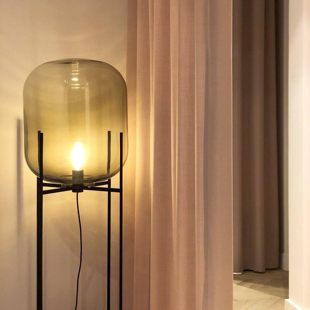 Liorivelia industriel gulvlampe i glas