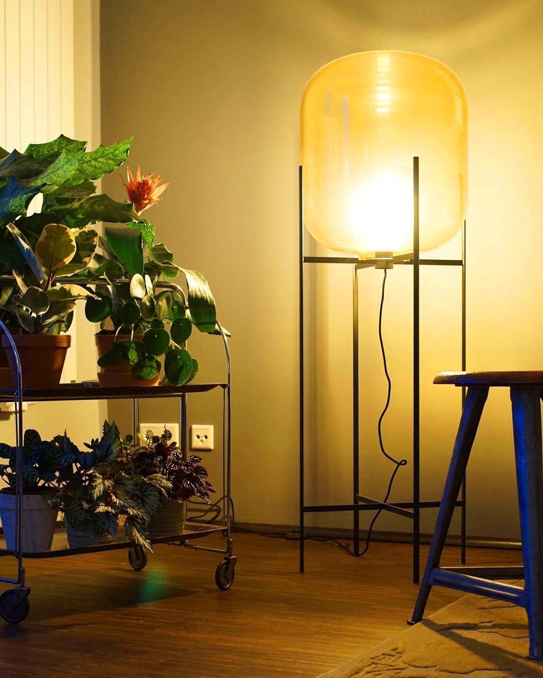 Liorivelia industriel gulvlampe i glas